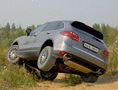 Две версии Porsche Cayenne