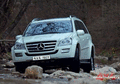 Mercedes-Benz GL подтянули лицо и зад