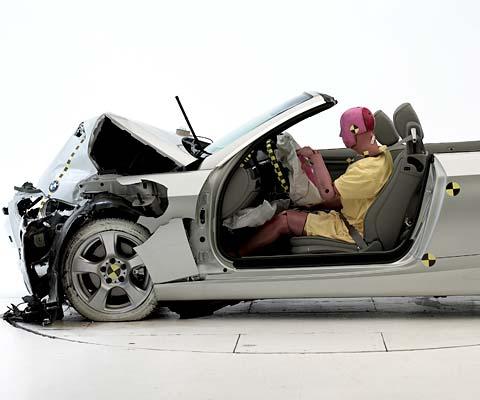 The dummy's position in relation to the steering wheel and instrument panel after the crash test indicates that the driver's survival space was maintained very well