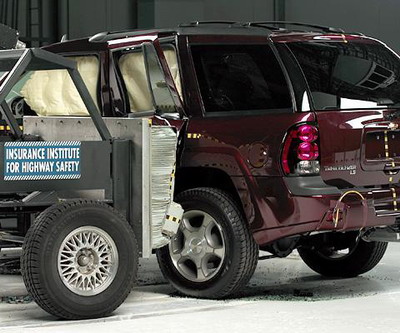 View of the vehicle and barrier just after the crash test