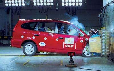 Crash test Honda Stream