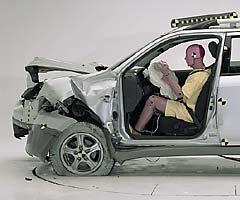 The dummy's position in relation to the steering wheel and instrument panel after the crash test indicates that the driver's survival space was maintained very well