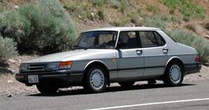 Saab 900S