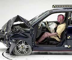 The dummy's position in relation to the steering wheel and instrument panel after the crash test indicates that the driver's survival space was maintained very well.