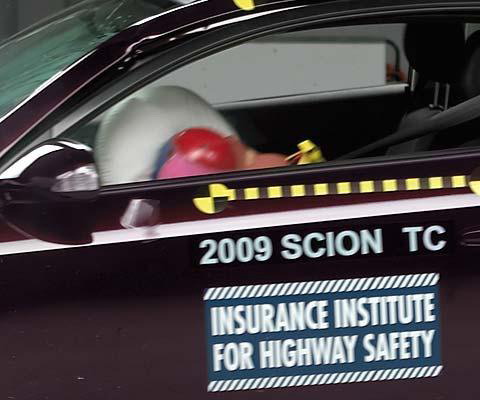 A high head acceleration occurred when the dummy's head hit the steering wheel through the airbag