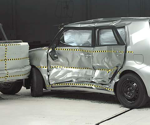 View of the vehicle and barrier just after the crash test