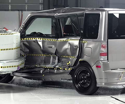 View of the vehicle and barrier just after the crash test