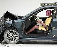 The dummy's position in relation to the steering wheel and instrument panel after the crash test indicates that the driver's survival space was maintained very well