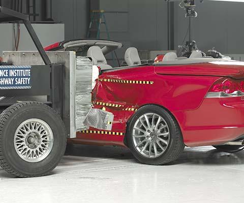 View of the vehicle and barrier just after the crash test